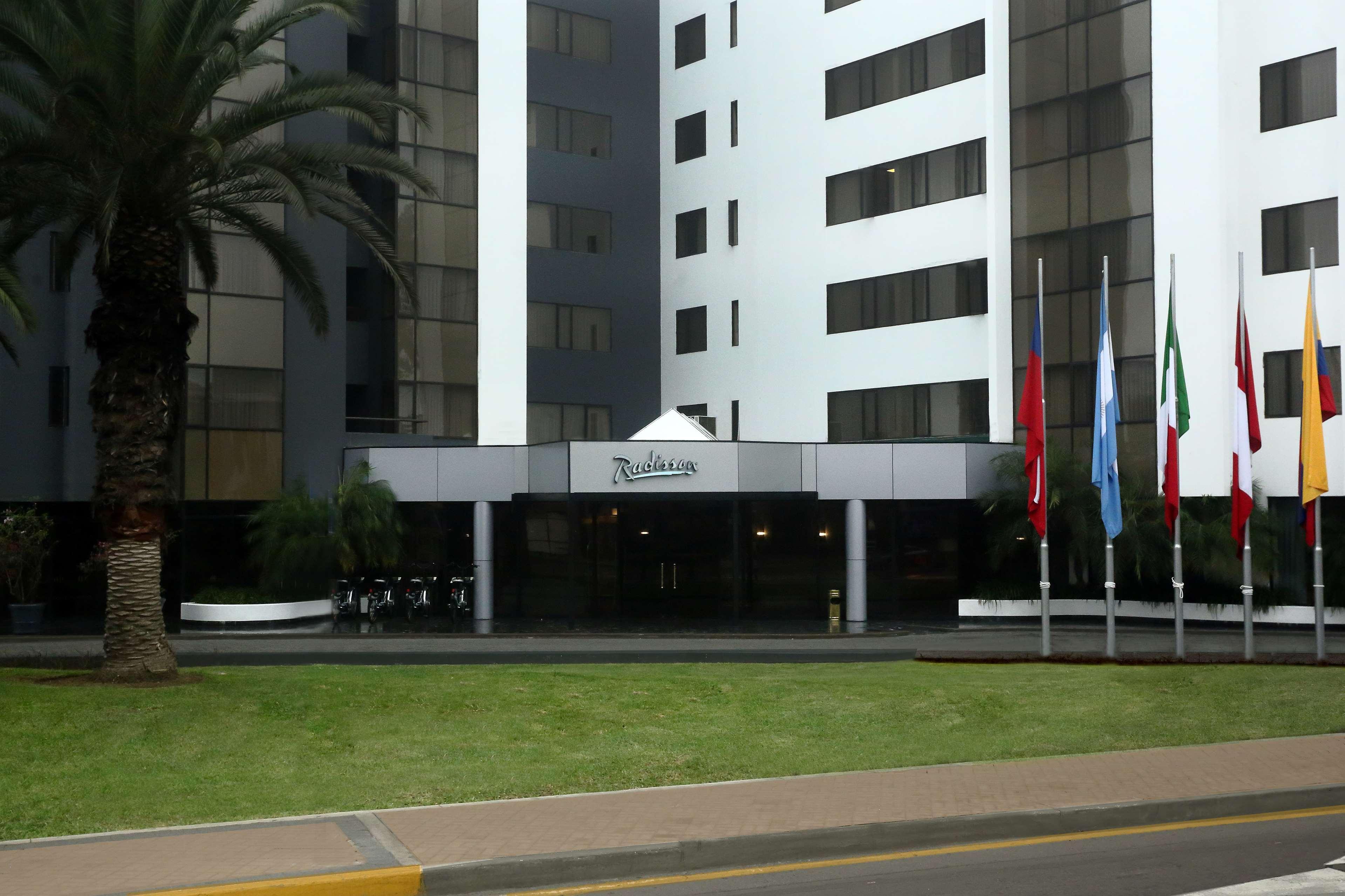 Radisson Hotel Plaza Del Bosque Лима Экстерьер фото
